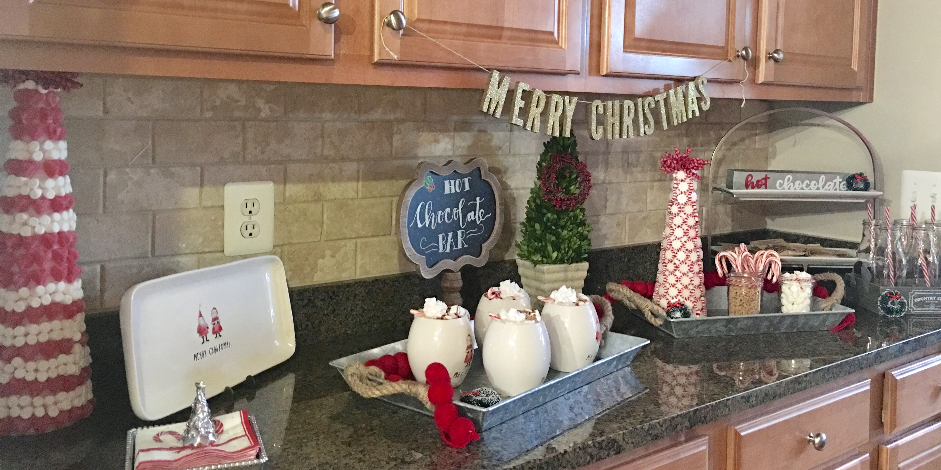 DIY Holiday Hot Chocolate Bar
